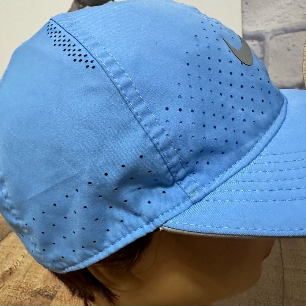Nike Featherlight Run Logo Performance Adjustable Hat - Light Blue - Picture 6 of 10